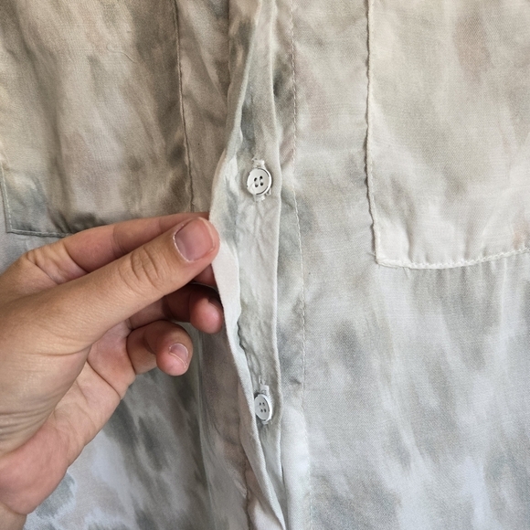 Bella Dahl L Two Pocket‎ Classic Button Down Long Sleeve - Picture 3 of 7